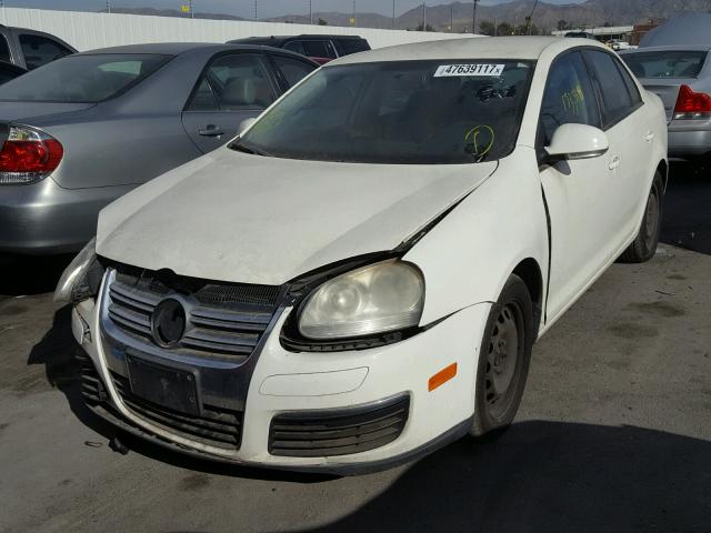 3VWJM71K48M182275 - 2008 VOLKSWAGEN JETTA S WHITE photo 2