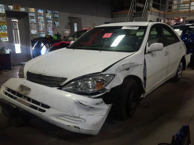 4T1BE32K12U115093 - 2002 TOYOTA CAMRY LE WHITE photo 2