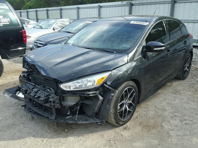 1FADP3K25FL340223 - 2015 FORD FOCUS SE BLACK photo 2