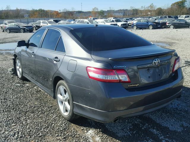 4T1BF3EK5BU758524 - 2011 TOYOTA CAMRY BASE GRAY photo 3