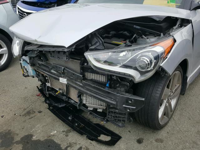 KMHTC6AE0EU205718 - 2014 HYUNDAI VELOSTER T SILVER photo 9