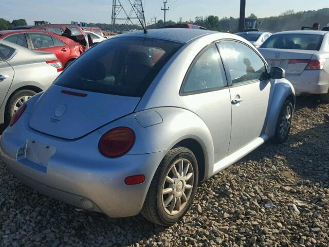 3VWCR31C45M418222 - 2005 VOLKSWAGEN NEW BEETLE Gümüş foto 4