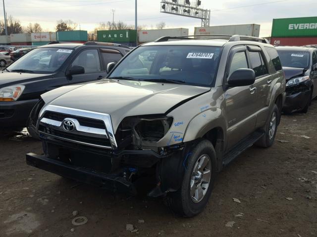 JTEBU14RX78085657 - 2007 TOYOTA 4RUNNER SR GOLD photo 2