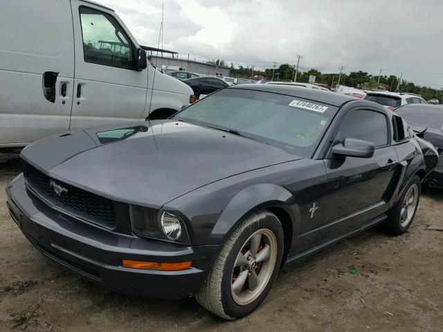 1ZVFT80N675206834 - 2007 FORD MUSTANG CHARCOAL photo 2