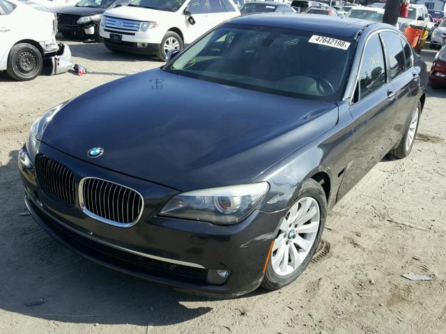 WBAKA8C53BCY36931 - 2011 BMW 750I GRAY photo 2