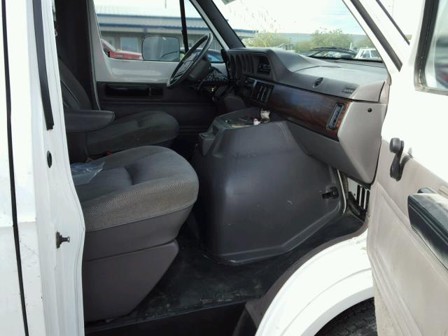 2B5WB35Y9VK528087 - 1997 DODGE RAM WAGON WHITE photo 5