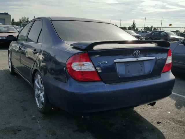 4T1BE30K92U502462 - 2002 TOYOTA CAMRY LE BLUE photo 3