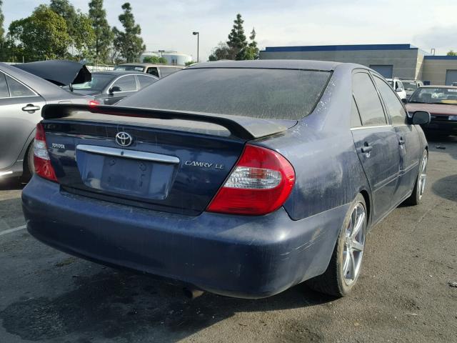 4T1BE30K92U502462 - 2002 TOYOTA CAMRY LE BLUE photo 4