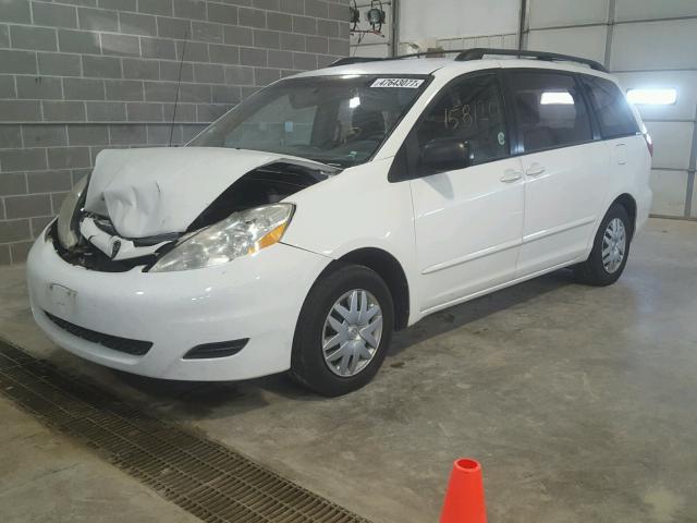 5TDKK4CC0AS332129 - 2010 TOYOTA SIENNA CE WHITE photo 2