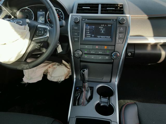 4T1BF1FK9HU442233 - 2017 TOYOTA CAMRY LE 灰色 照片 9