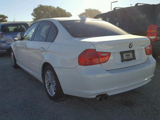 WBAPH5G56ANM70945 - 2010 BMW 328 I SULE WHITE photo 3