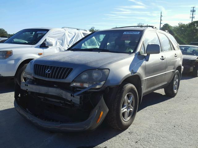 JT6GF10U0Y0067965 - 2000 LEXUS RX 300 SILVER photo 2