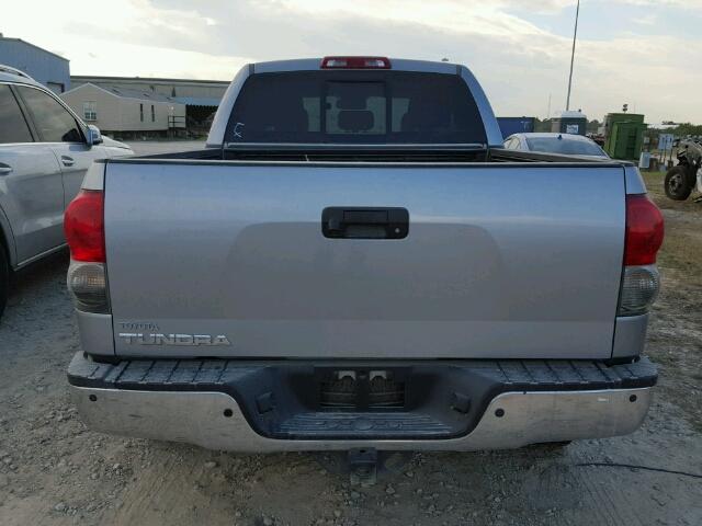 5TFRV58198X064057 - 2008 TOYOTA TUNDRA DOU SILVER photo 9