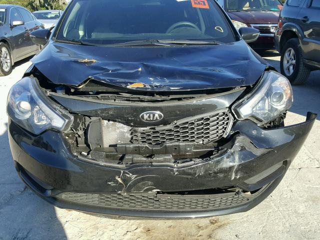 KNAFX4A60F5268748 - 2015 KIA FORTE LX BLACK photo 9