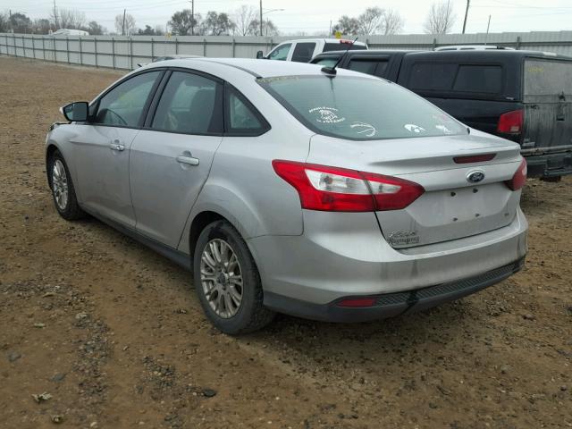 1FAHP3F25CL394984 - 2012 FORD FOCUS SE SILVER photo 3