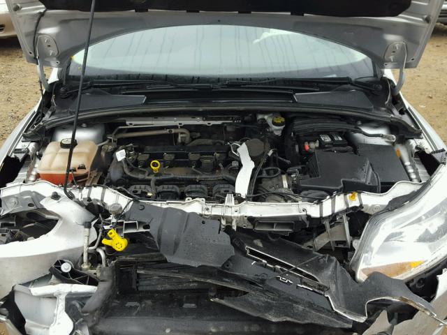 1FAHP3F25CL394984 - 2012 FORD FOCUS SE SILVER photo 7