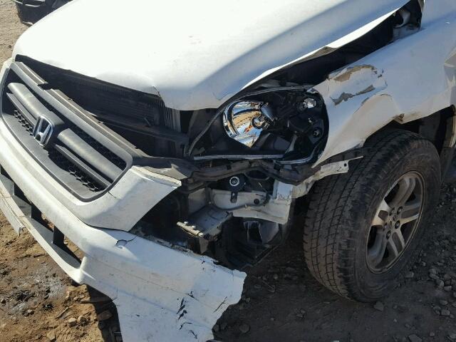 2HKYF18704H531815 - 2004 HONDA PILOT EXL WHITE photo 9