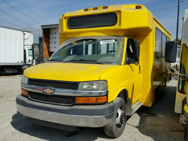 1GB6G5BG0B1107709 - 2011 CHEVROLET EXPRESS G4 YELLOW photo 2