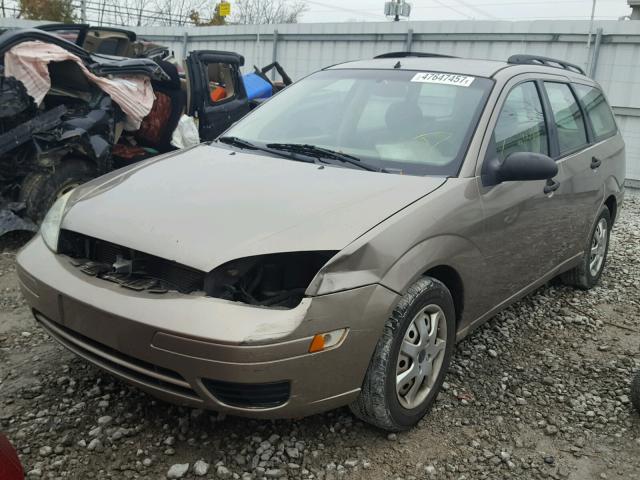 1FAFP36NX5W233680 - 2005 FORD FOCUS ZXW SILVER photo 2