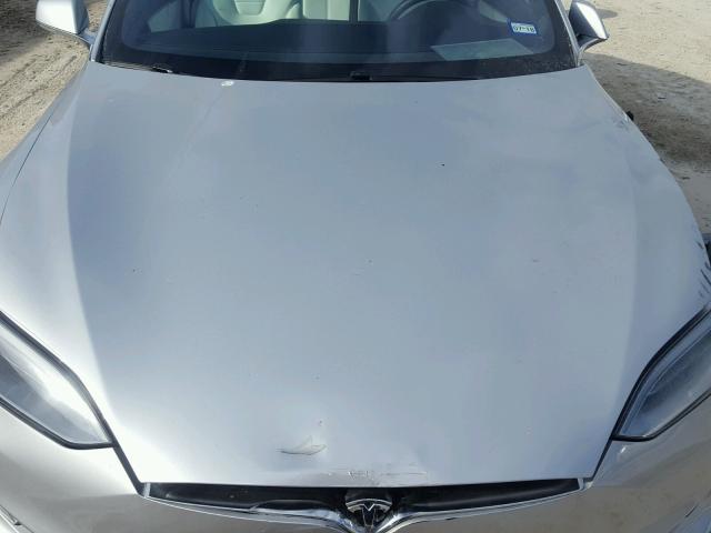 5YJSA1E16HF193541 - 2017 TESLA MODEL S SILVER photo 7