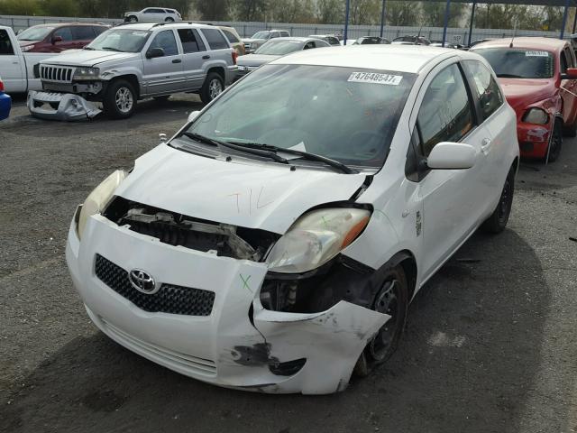 JTDJT923775068686 - 2007 TOYOTA YARIS WHITE photo 2