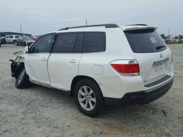 5TDZK3EH3DS102882 - 2013 TOYOTA HIGHLANDER WHITE photo 3