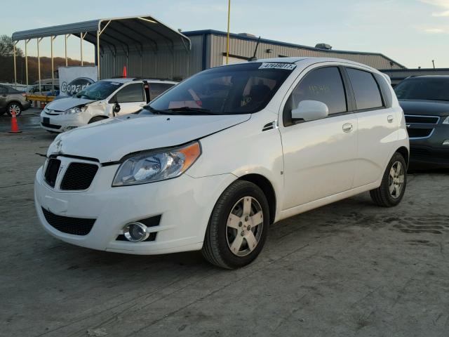 KL2TD66E19B687159 - 2009 PONTIAC G3 WHITE photo 2