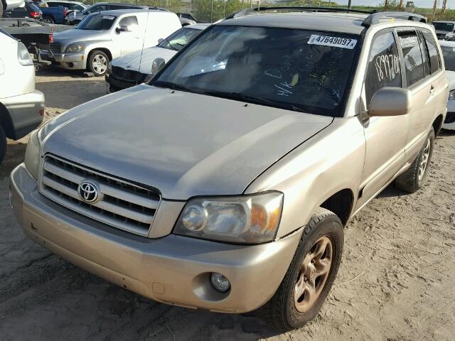 JTEGD21A750109886 - 2005 TOYOTA HIGHLANDER GOLD photo 2