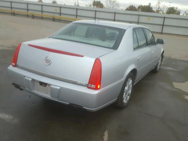 1G6KD57Y09U105989 - 2009 CADILLAC DTS SILVER photo 4