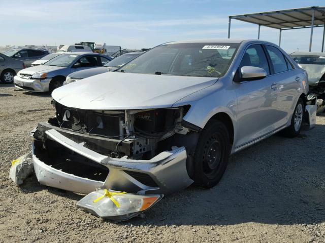 4T4BF1FK0CR190970 - 2012 TOYOTA CAMRY BASE SILVER photo 2