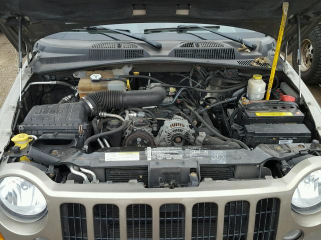 1J4GL48K05W679575 - 2005 JEEP LIBERTY SP TAN photo 7