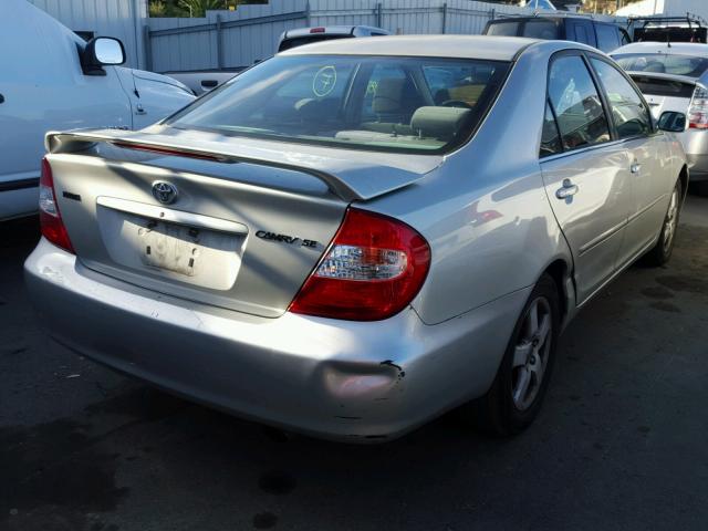 JTDBE30K720046540 - 2002 TOYOTA CAMRY LE SILVER photo 4