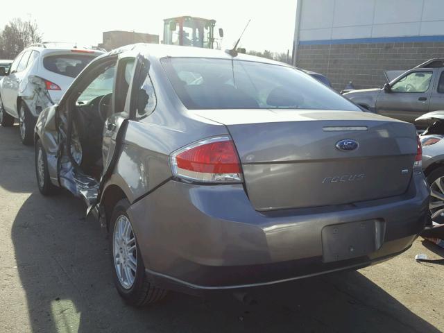 1FAHP3FN7BW172793 - 2011 FORD FOCUS SE GRAY photo 3