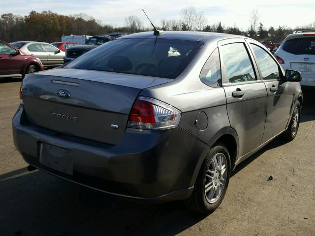 1FAHP3FN7BW172793 - 2011 FORD FOCUS SE GRAY photo 4