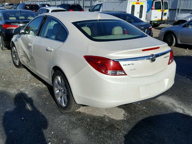 2G4GR5EK8C9111350 - 2012 BUICK REGAL CREAM photo 3