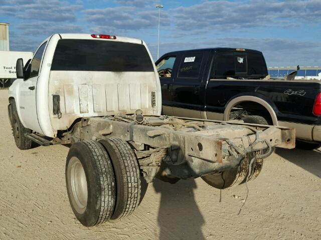 1GBJC34K17E565903 - 2007 CHEVROLET SILVERADO WHITE photo 3