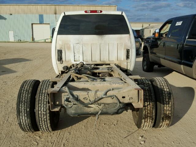 1GBJC34K17E565903 - 2007 CHEVROLET SILVERADO WHITE photo 6