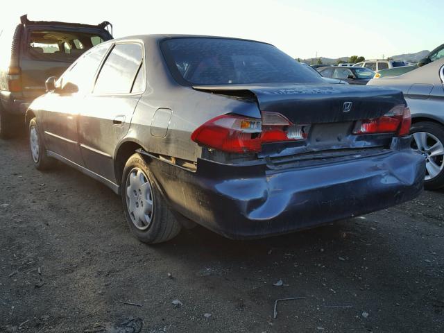 1HGCG5649YA025373 - 2000 HONDA ACCORD LX GREEN photo 3