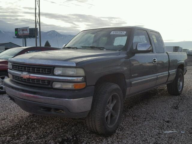 2GCEK19T5X1130096 - 1999 CHEVROLET SILVERADO GRAY photo 2