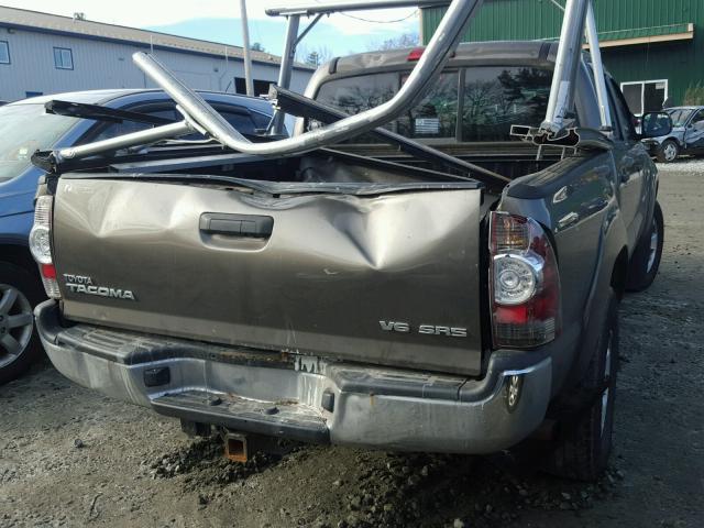 3TMLU4EN8BM077728 - 2011 TOYOTA TACOMA DOU BROWN photo 4