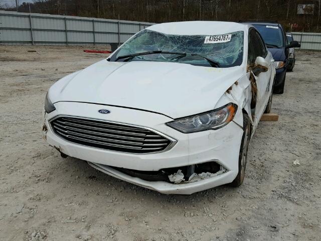 3FA6P0H73HR171494 - 2017 FORD FUSION SE WHITE photo 2