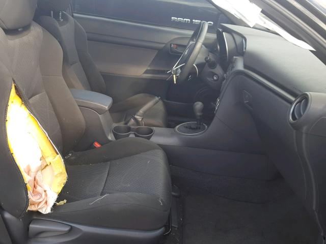 JTKJF5C71C3032928 - 2012 TOYOTA SCION TC 黑色 照片 5