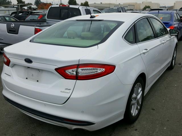 3FA6P0HD5FR283345 - 2015 FORD FUSION SE WHITE photo 4