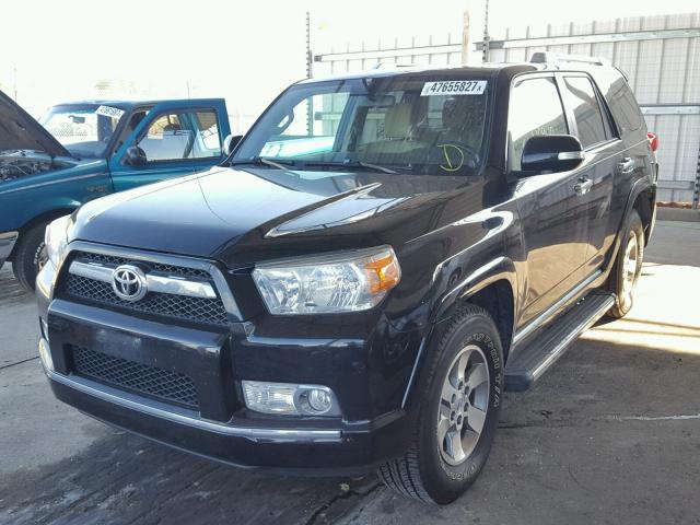 JTEBU5JR3B5065451 - 2011 TOYOTA 4RUNNER SR BLACK photo 2