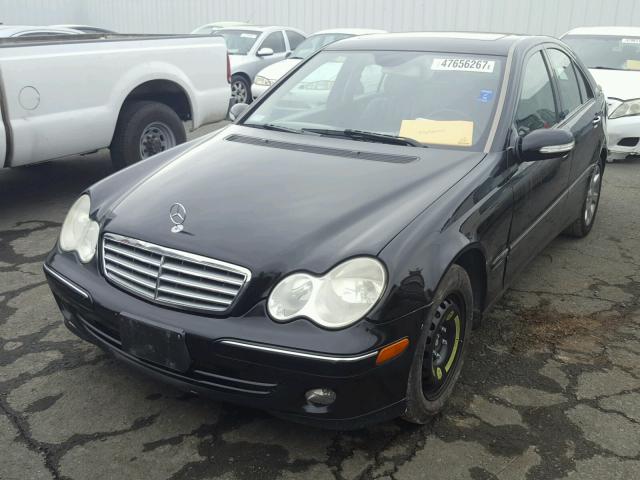 WDBRF81J75F685483 - 2005 MERCEDES-BENZ C 240 4MAT BLACK photo 2