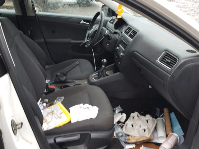 3VW1K7AJ1CM344949 - 2012 VOLKSWAGEN JETTA BASE WHITE photo 5