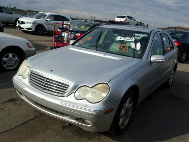 WDBRF61J42E008283 - 2002 MERCEDES-BENZ C 240 GRAY photo 2