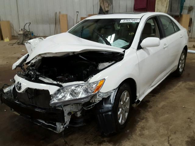 4T4BE46K79R109976 - 2009 TOYOTA CAMRY BASE WHITE photo 2