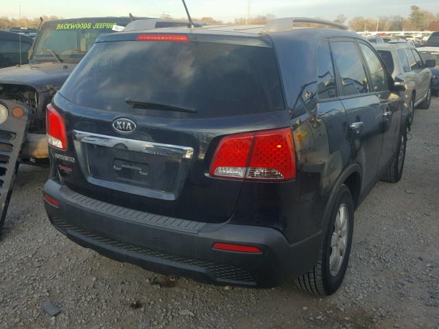 5XYKT4A66DG387924 - 2013 KIA SORENTO LX BLACK photo 4