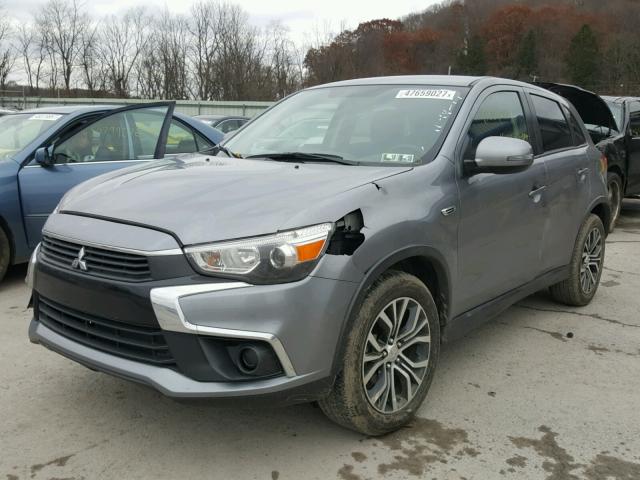 JA4AP3AU0HZ004649 - 2017 MITSUBISHI OUTLANDER GRAY photo 2